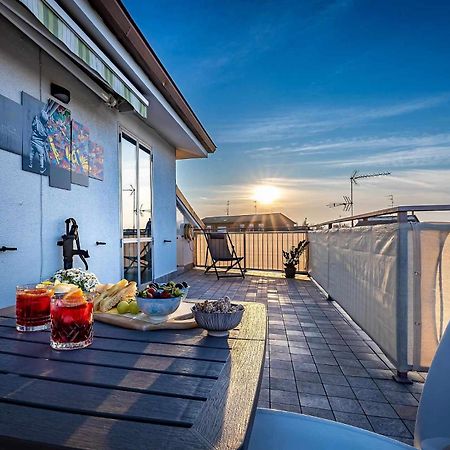 Апартаменты Il Terrazzo Sul Tramonto Бастилья Экстерьер фото